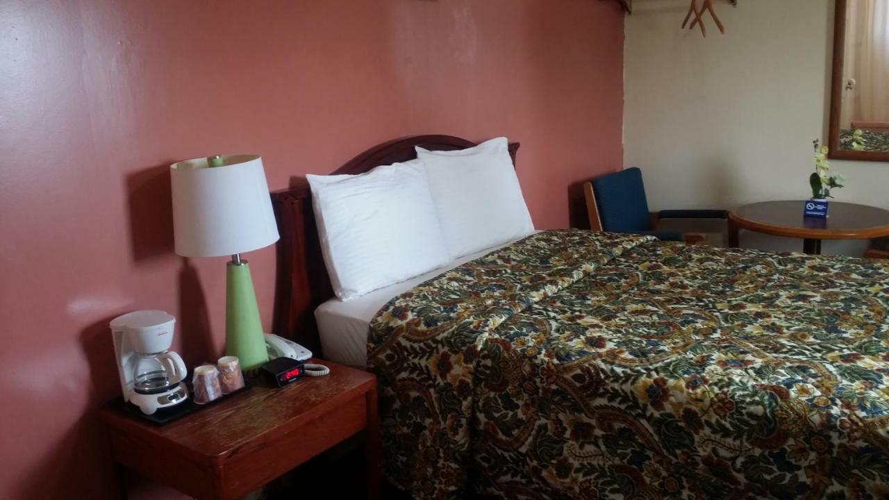 River Mist Inn Sturgeon Falls Ngoại thất bức ảnh